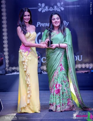 Nikita Gaur Rising Bridal makeup expert 1 322x420 - Glam Pro Beauty & Wellness Awards 2018 - Celebrity Presenter Actress Kriti Kharbanda and TV Superstar Manish Goel