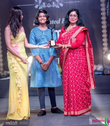 Sujata Best Bridal makeup artist Bhubneshwara 366x420 - Glam Pro Beauty & Wellness Awards 2018 - Celebrity Presenter Actress Kriti Kharbanda and TV Superstar Manish Goel